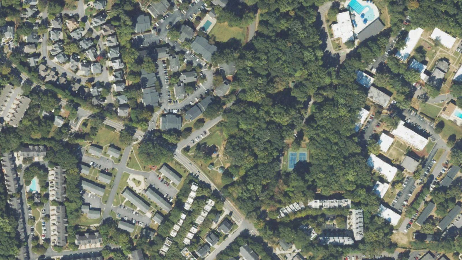 Briarwood Park and the neighborhood around it from the air; Briarwood Recreation Center is Brookhaven's early voting site